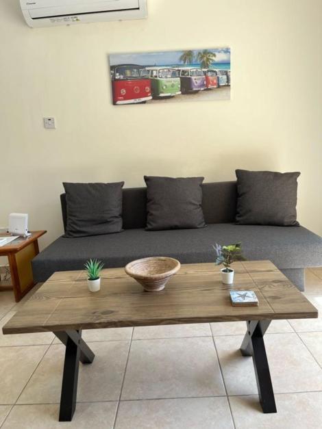 The Holiday Flat, Gateway To Desired Experiences Peyia Exterior photo