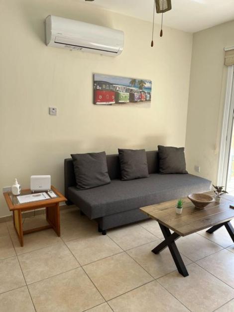 The Holiday Flat, Gateway To Desired Experiences Peyia Exterior photo